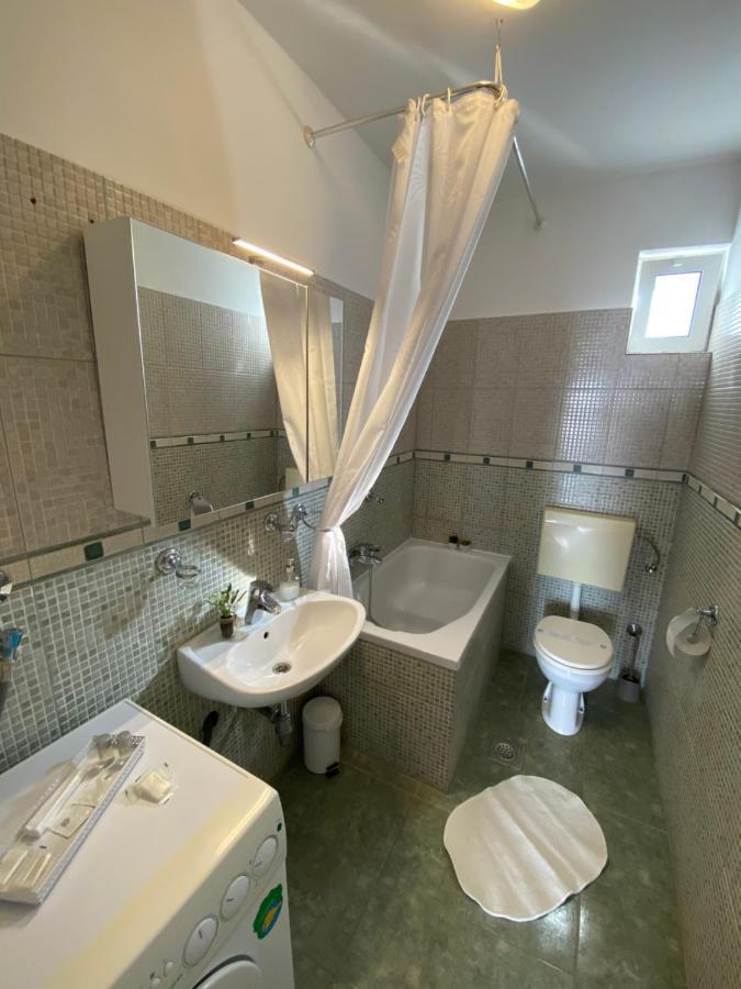 Apartmani Lu 比奥格勒·纳·莫鲁 外观 照片